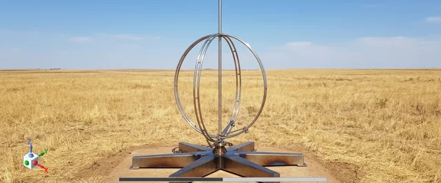 Antena HF para recepção NVIS instalada sobre base de concreto